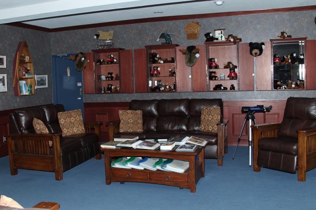Lac Le Jeune Resort & Nature Centre カムループス エクステリア 写真