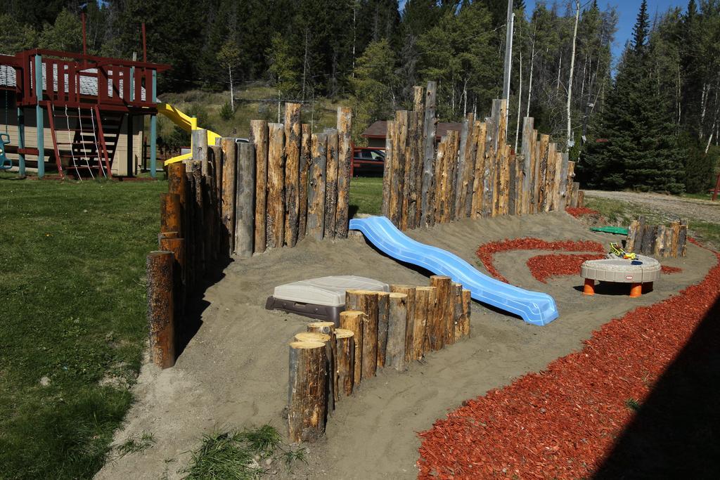 Lac Le Jeune Resort & Nature Centre カムループス エクステリア 写真