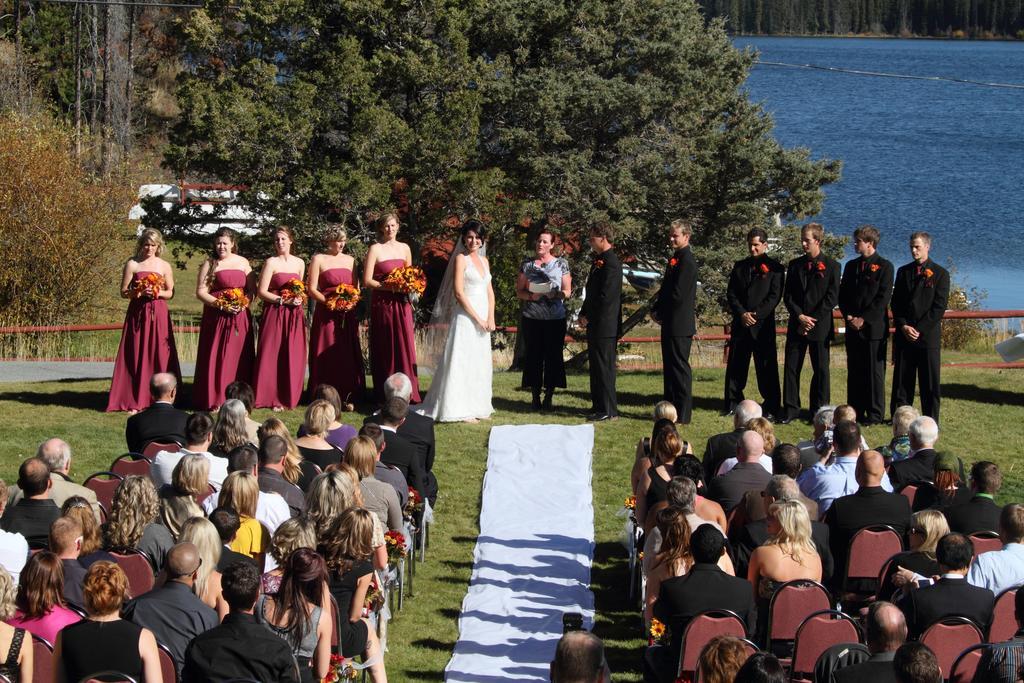 Lac Le Jeune Resort & Nature Centre カムループス エクステリア 写真
